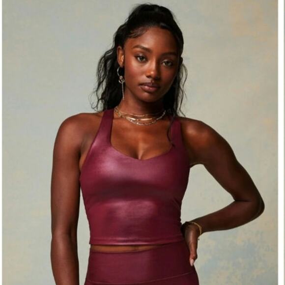 Fabletics Anywhere Shine Built-In Bra Tank in Merlot Shine - Picture 1 of 8